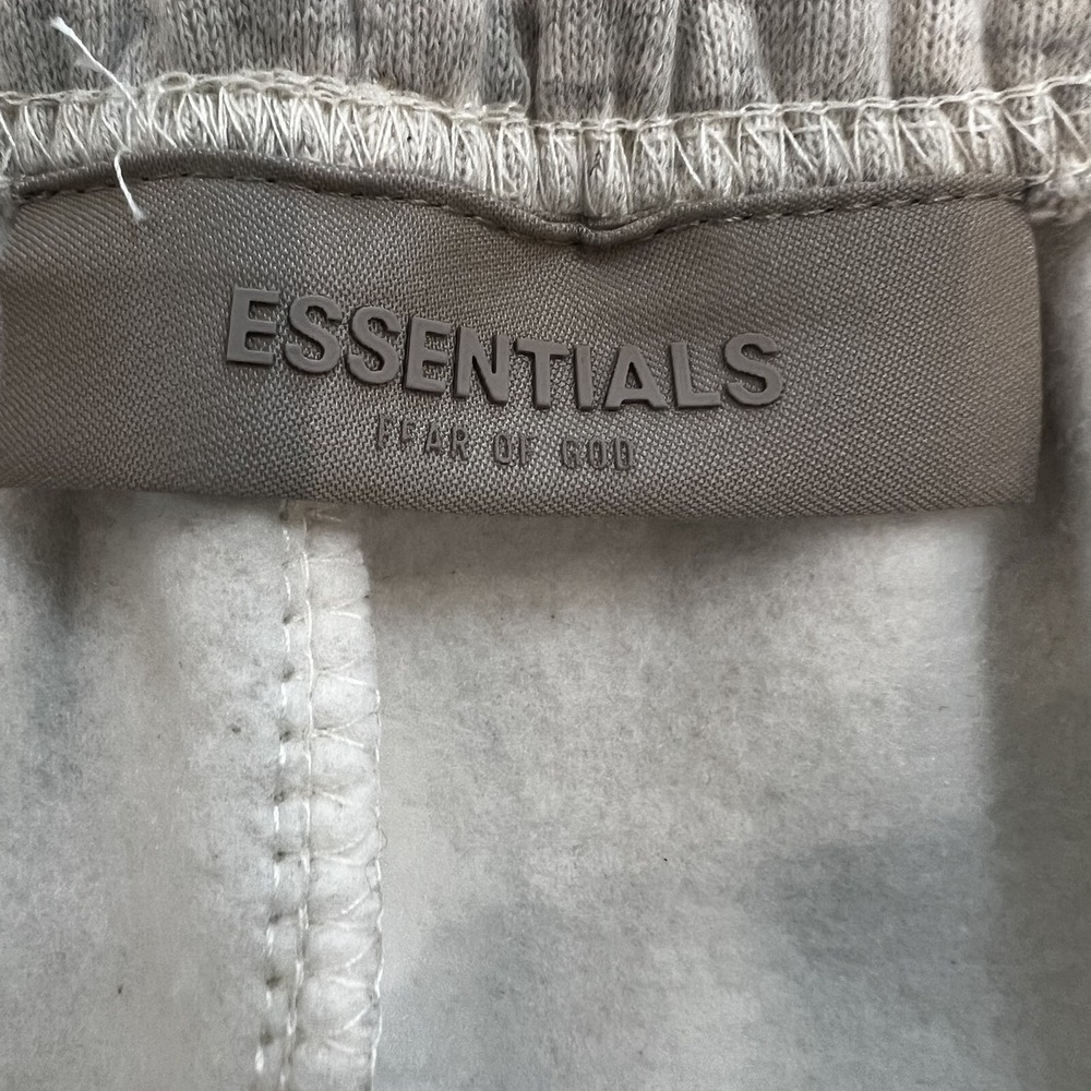 Essentials Fear of God Men's Gray Sweat Shorts Drawstring Elastic Waist Logo - Picture 3 of 10
